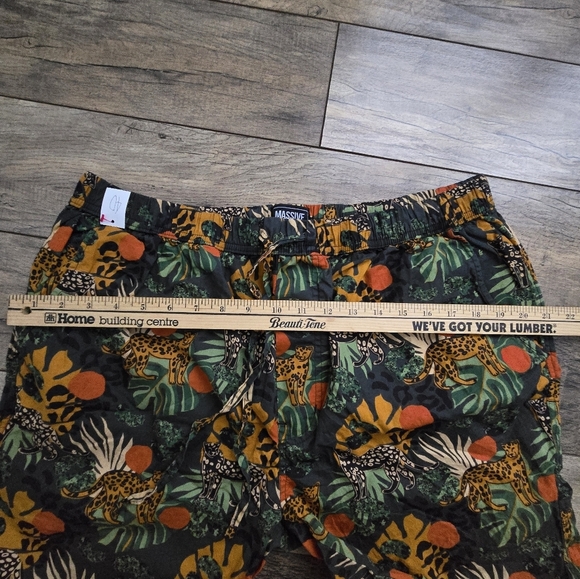 MASSIVE brand shorts size xlarge green, orange - Picture 6 of 10
